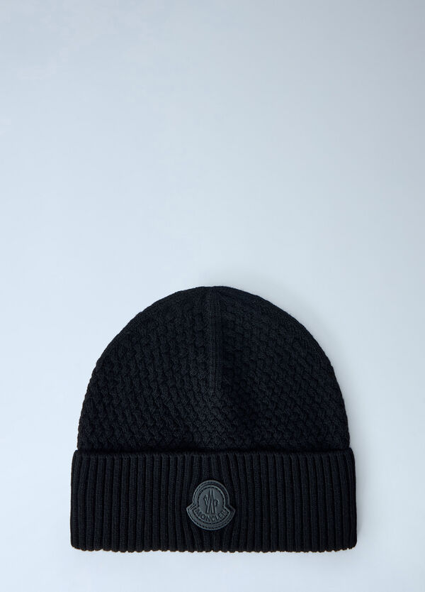 Moncler Ribbed Knit Beanie with Logo Patch Black mon0165053